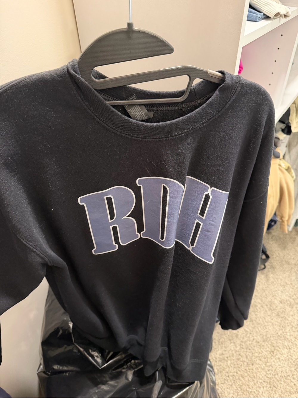 Gildan Black Crewneck Sweatshirt